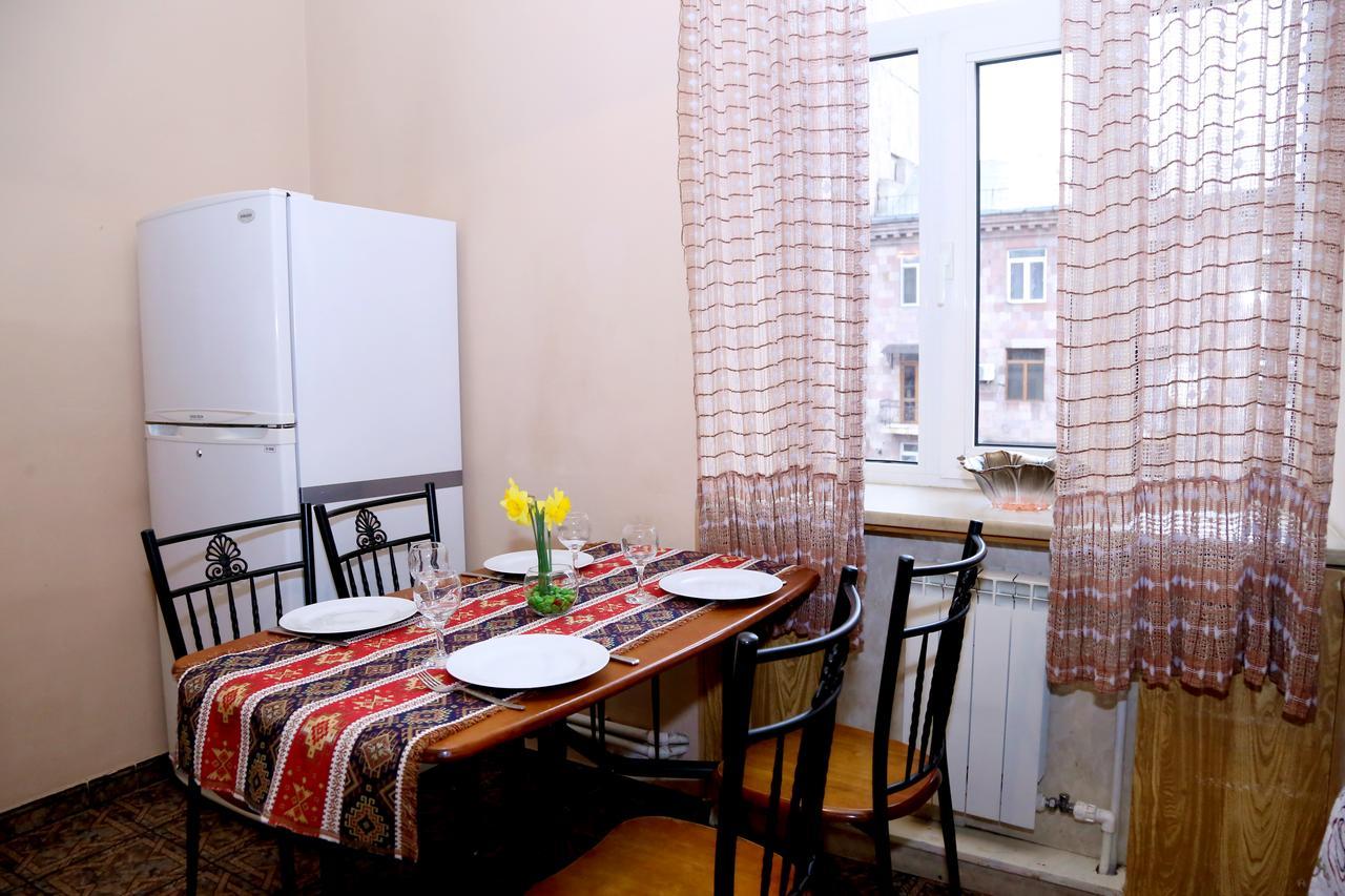 Apartment On 11 Amiryan Street Ereván Exterior foto